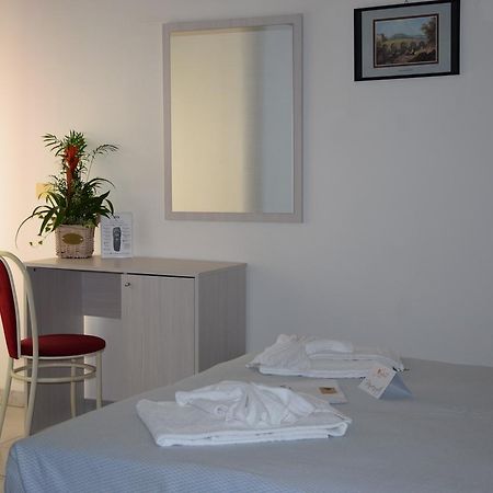 Hotel Sombrero Ρίμινι Εξωτερικό φωτογραφία