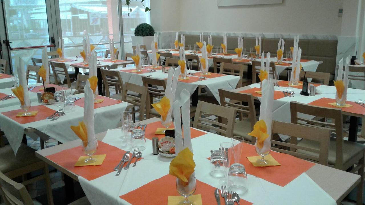 Hotel Sombrero Ρίμινι Εξωτερικό φωτογραφία