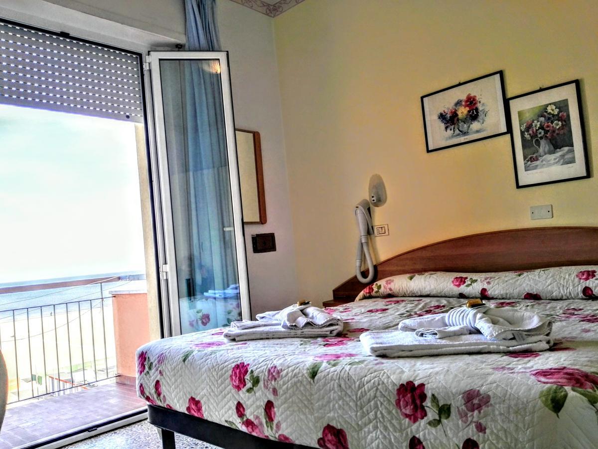 Hotel Sombrero Ρίμινι Εξωτερικό φωτογραφία