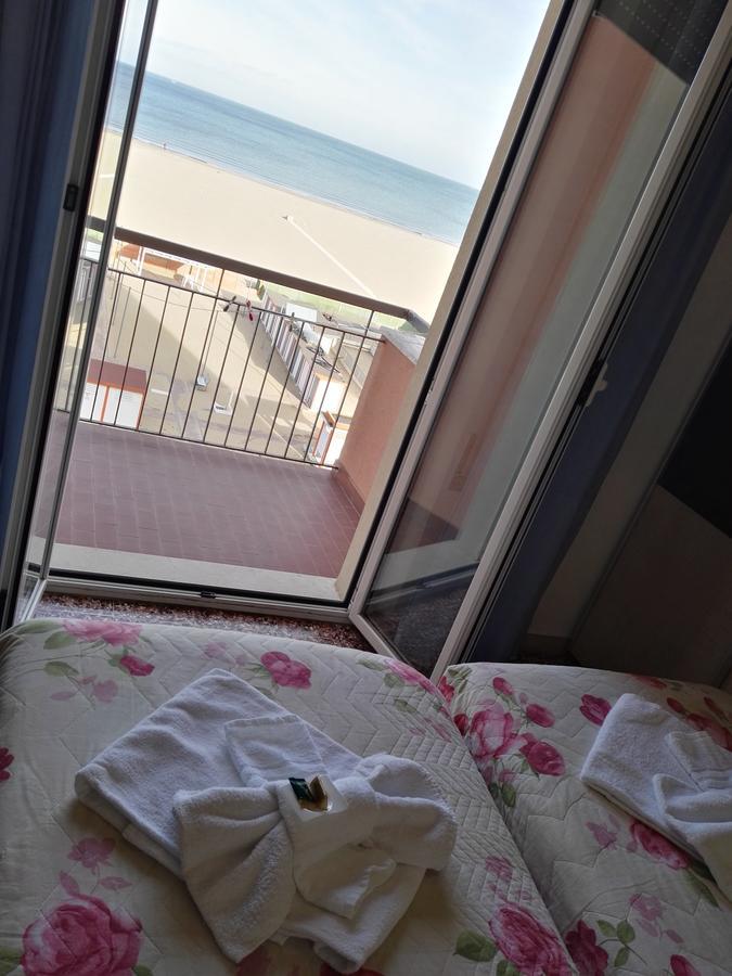 Hotel Sombrero Ρίμινι Εξωτερικό φωτογραφία